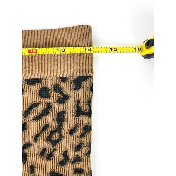 Active USA Leopard Print Ribbed Bike Shorts Size M/L - Picture 5 of 7